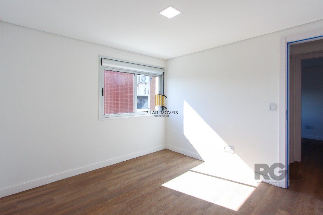 Apartamento em Porto Alegre no Bairro Petrópolis, de 2 quartos, semi mobiliado.
