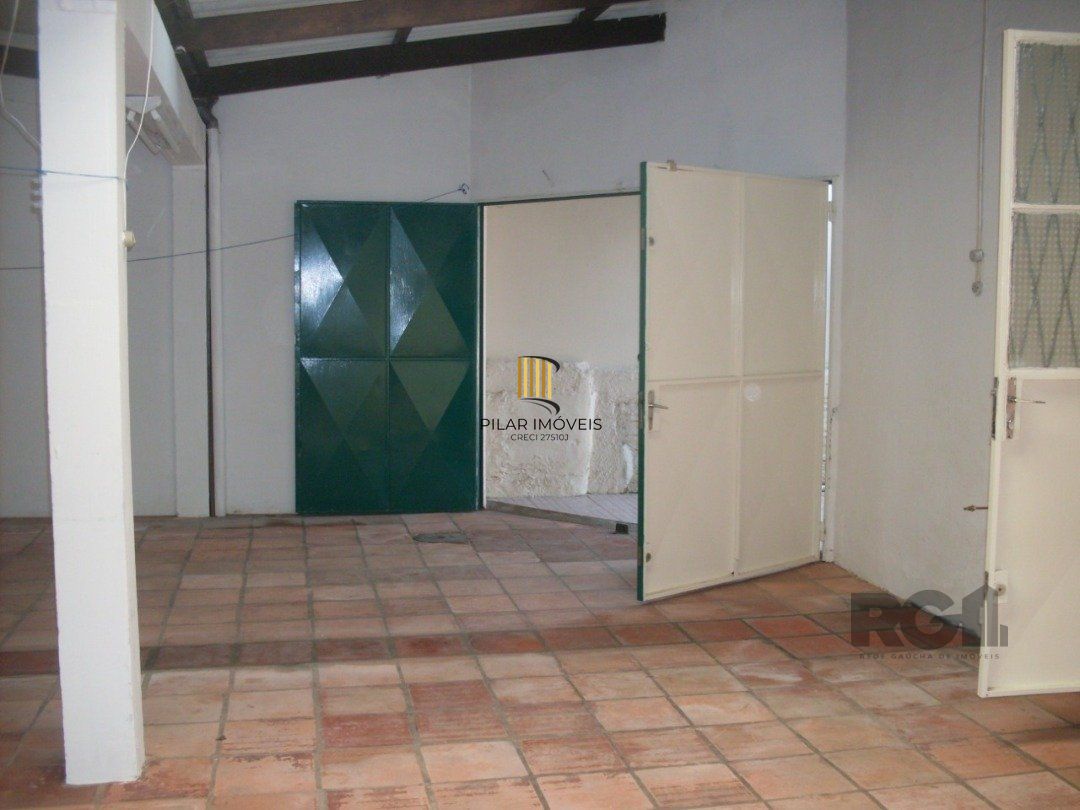 Casa comercial térrea na Av. Aparício Borges - Bairro Teresópolis