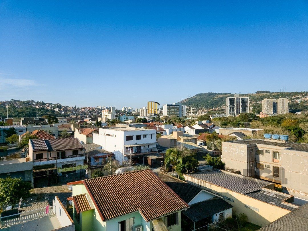 Cobertura, 2 quartos, 1 suite, dependência de empregada, 1 vaga de garagem, bairro Partenon