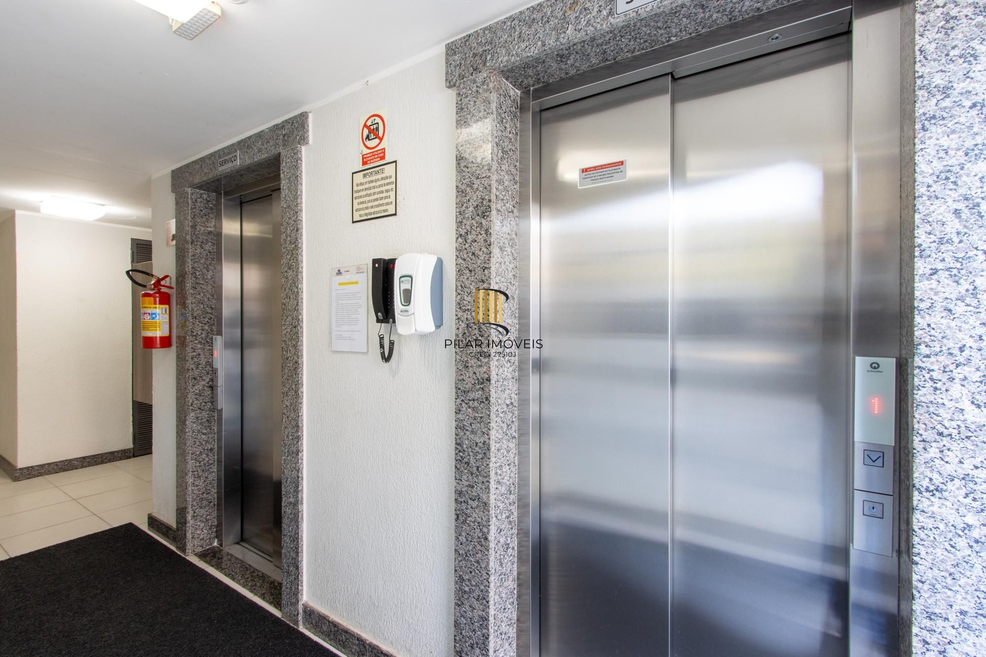 Apartamento  com  2 dormitórios, cozinha americana, Banheiro social, gás central, 1 vaga