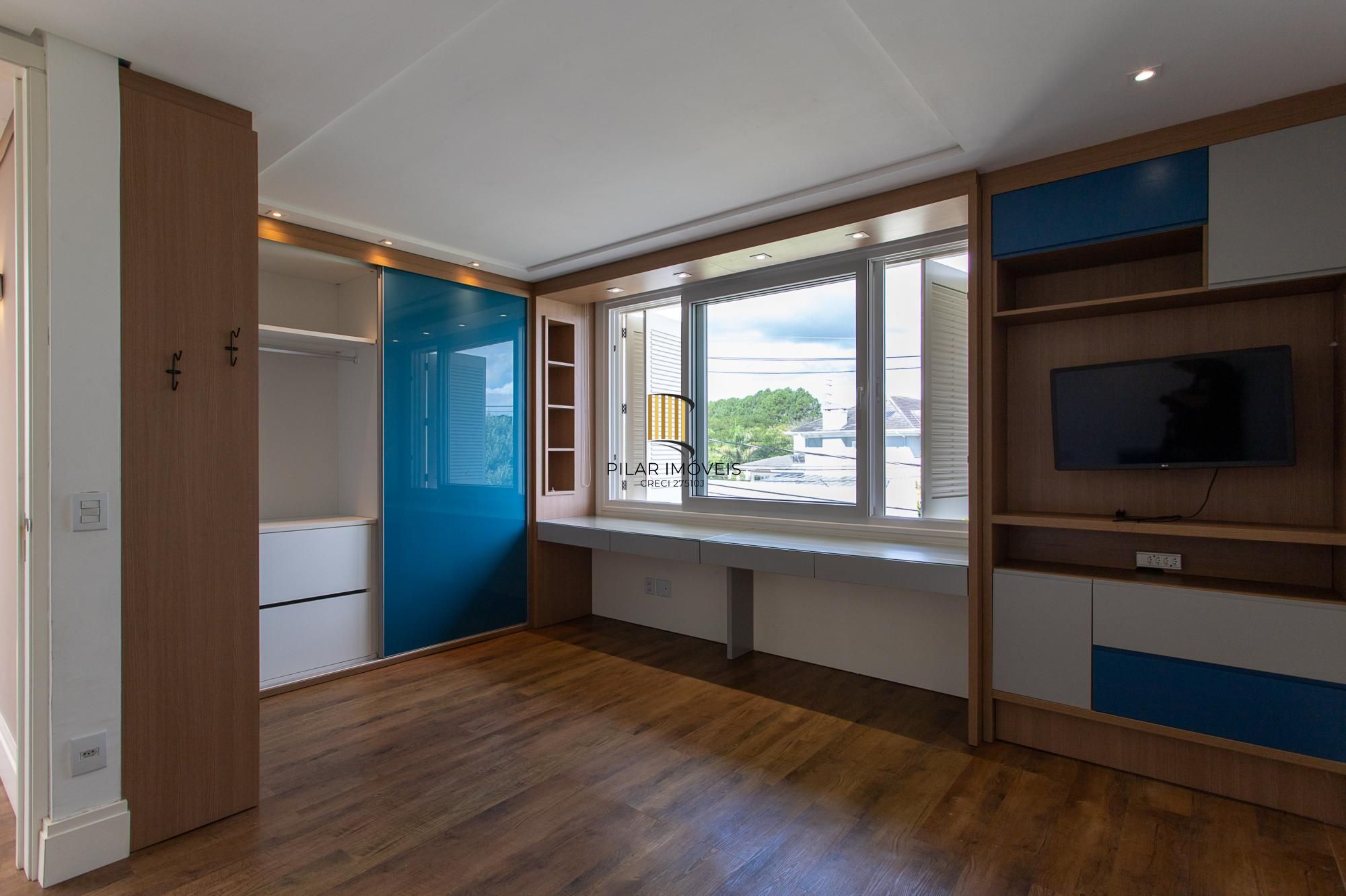 Casa de Condomínio 4 dormitórios no bairro Terraville