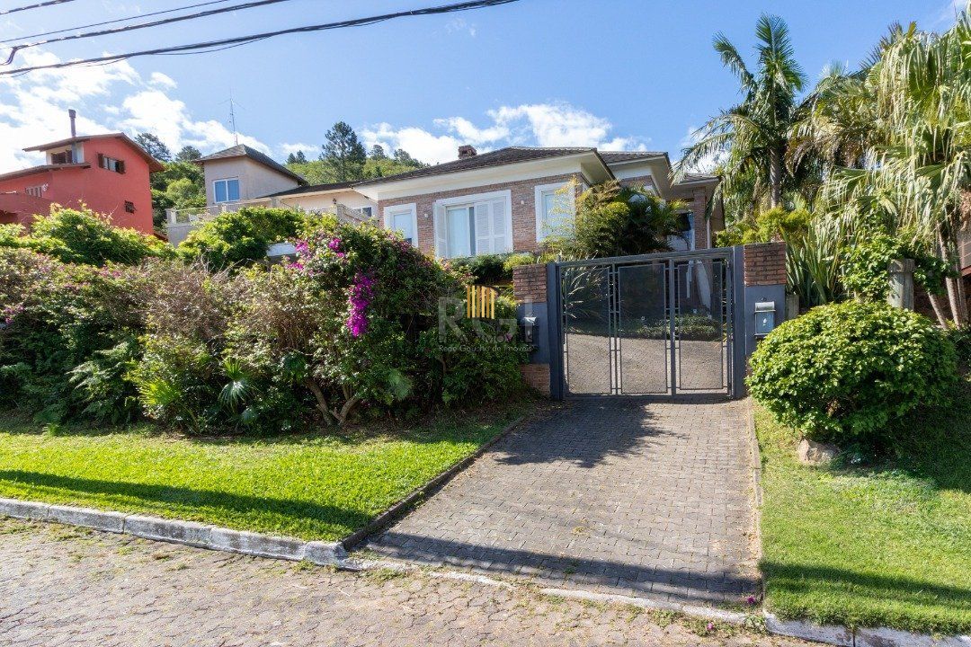 Casa Condominio para Venda - 280m², 3 dormitórios, sendo 1 suites, 4 vagas - Campo Novo