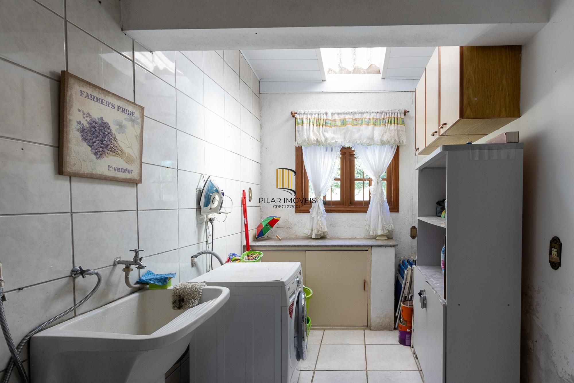 Casa 3 dormitórios no bairro Espírito Santo