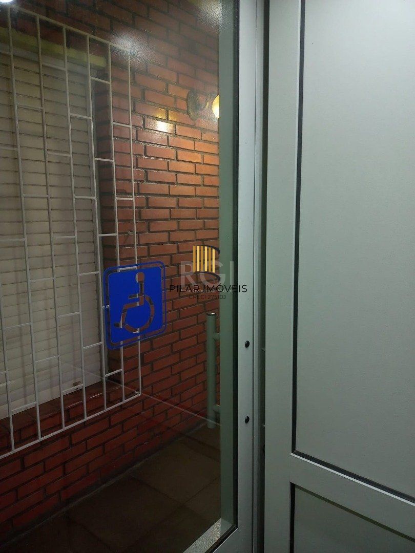 Casa para Venda - 220m², 3 dormitórios, sendo 1 suites, 1 vaga - Camaquã