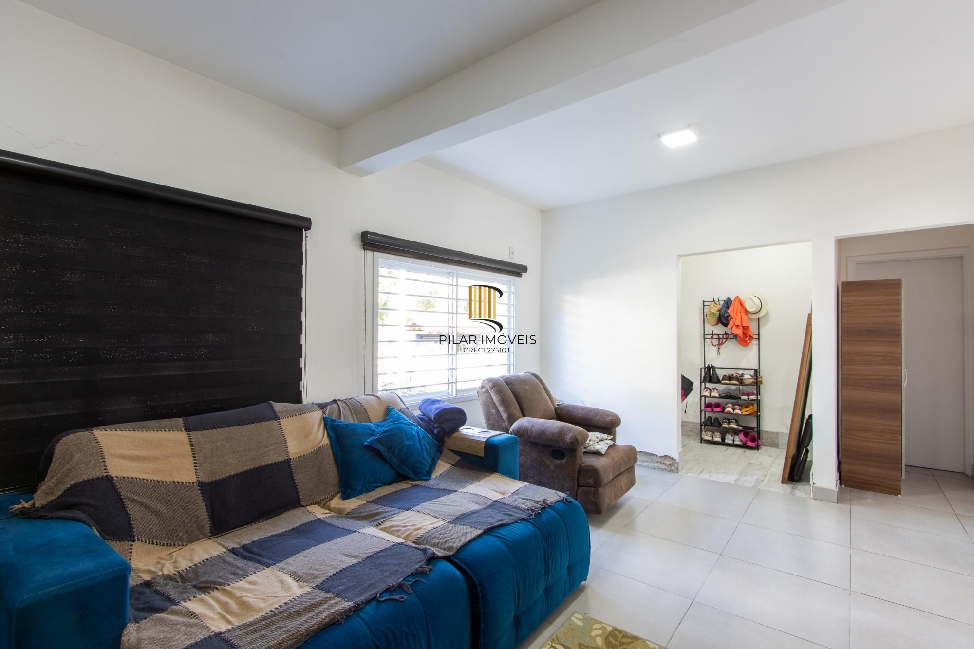 Casa 3 Dormitórios no Bairro Tristeza com 2 Vagas de Garagem