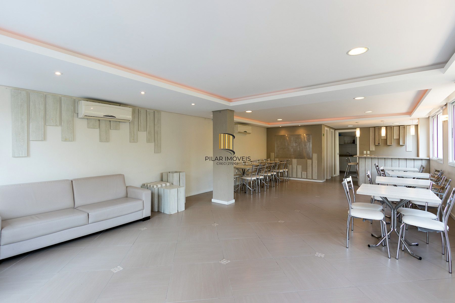 Apartamento com 2 dormitórios no bairro Cavalhada