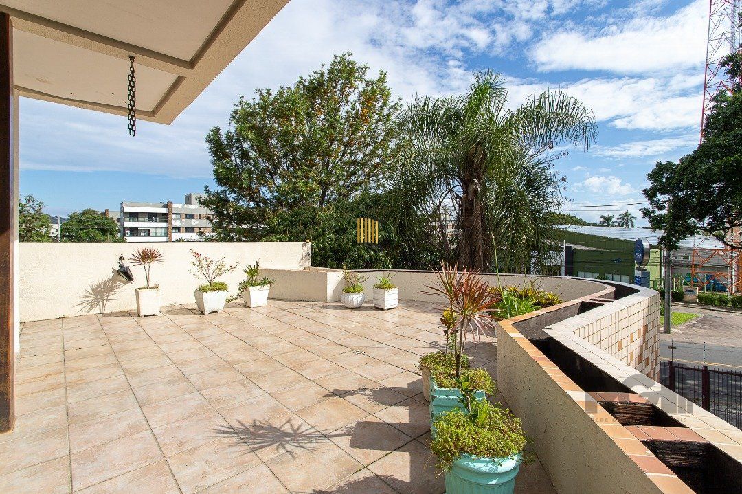 Prédio Comercial no bairro Pedra Redonda