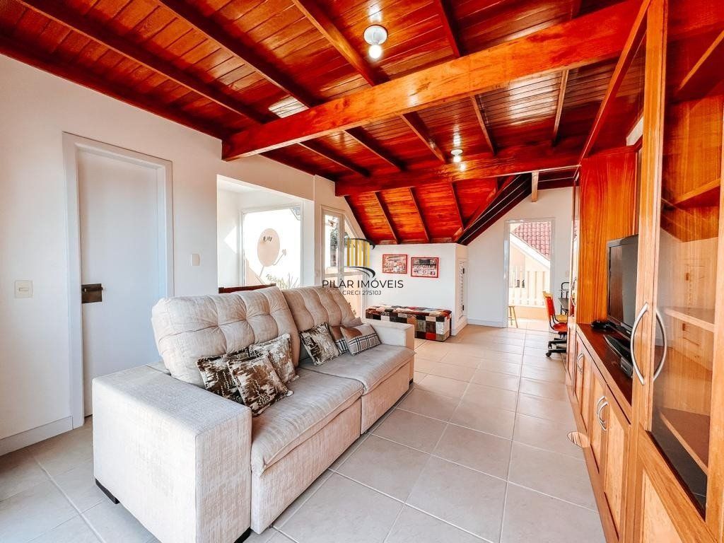 Casa de Condomínio 3 dormitórios no bairro Pedra Redonda