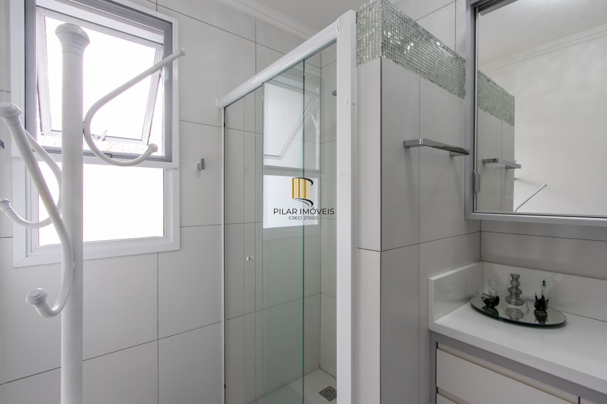 Casa TODA Reformada à Venda  – Mobiliada