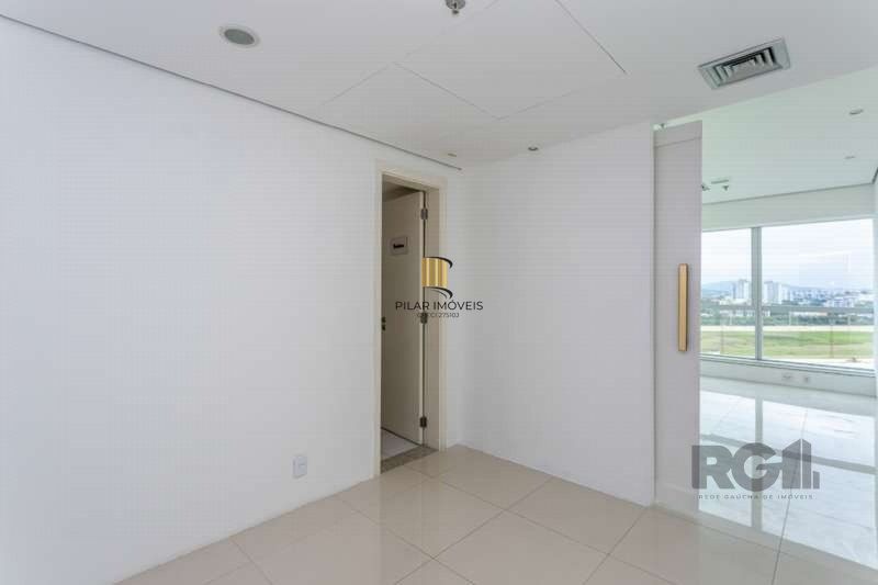 ferece 42m² de área privativa com vista para o Jockey Club e Pontal Shopping.