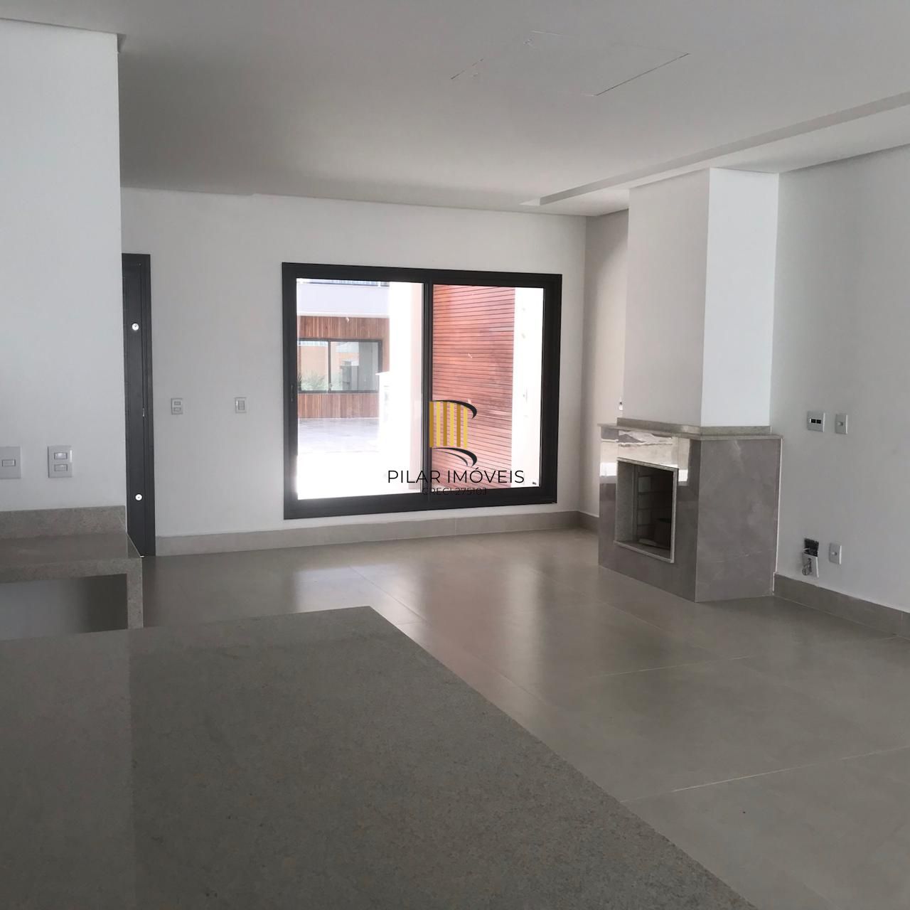 Casa de condomínio, 3 dormitórios, 3 suítes.