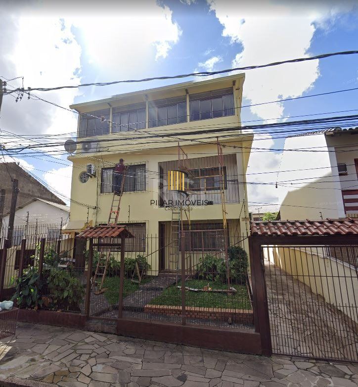 Casa 3 dormitórios no bairro Nonoai