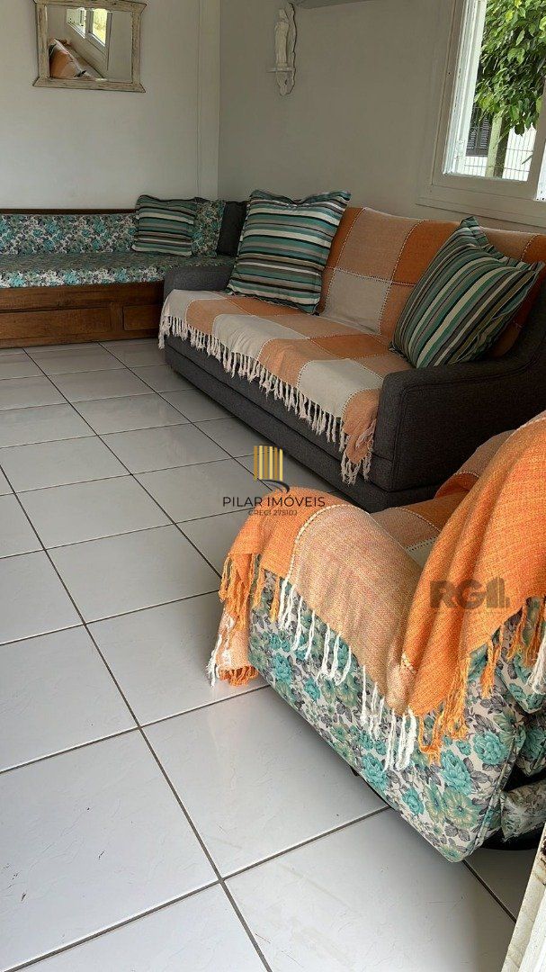 Casa 4 dormitórios no bairro Arroio Teixeira