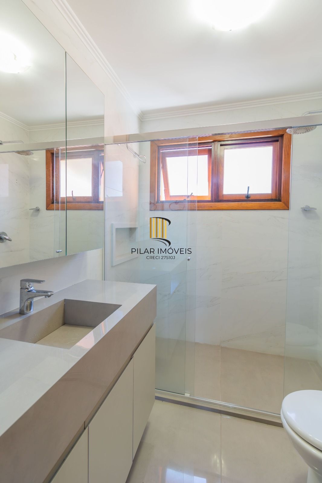 Casa Condominio para Venda - 286.89m², 4 dormitórios, sendo 2 suites, 2 vagas - Cristal