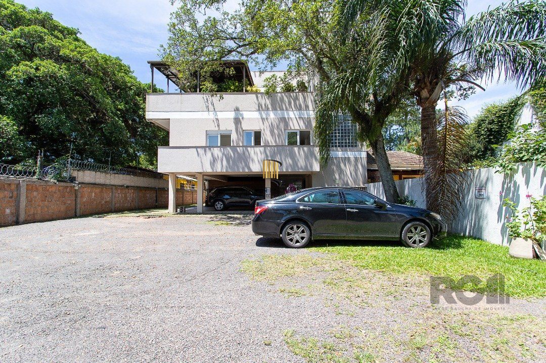 Apartamento com uma cobertura horizontal com 329,10 m² privativos com suíte