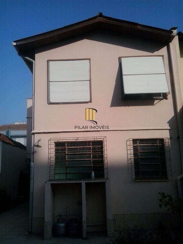 Casa para Venda - 250m², 5 dormitórios, 6 vagas - Menino Deus