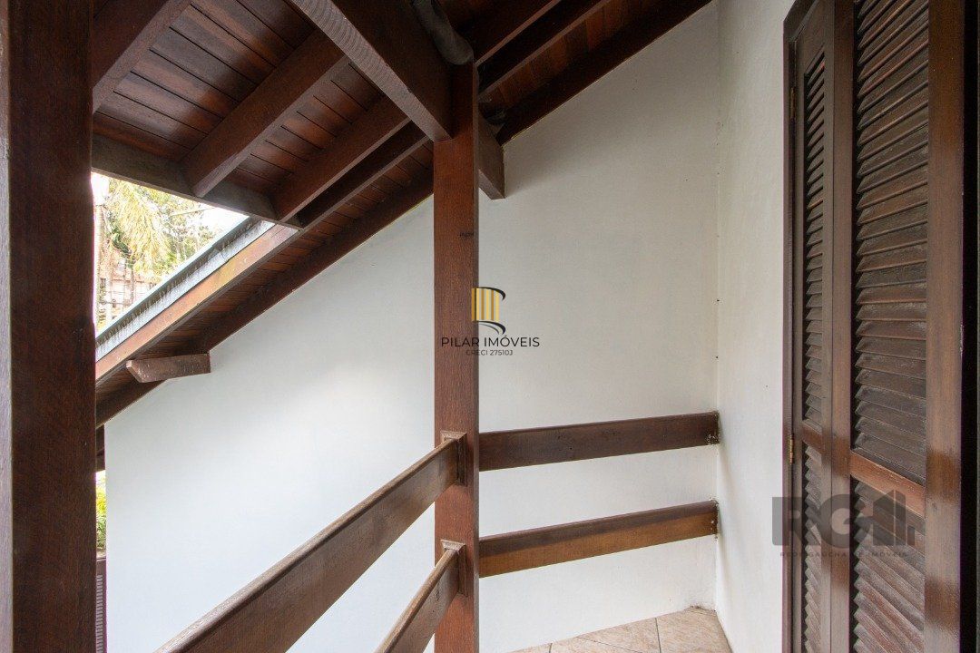 Casa 3 dormitórios no bairro Camaquã