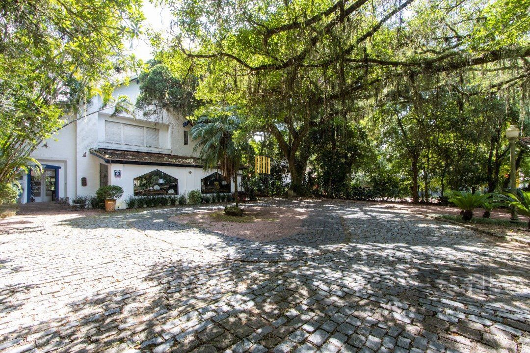 Casa 7 dormitórios no bairro Pedra Redonda