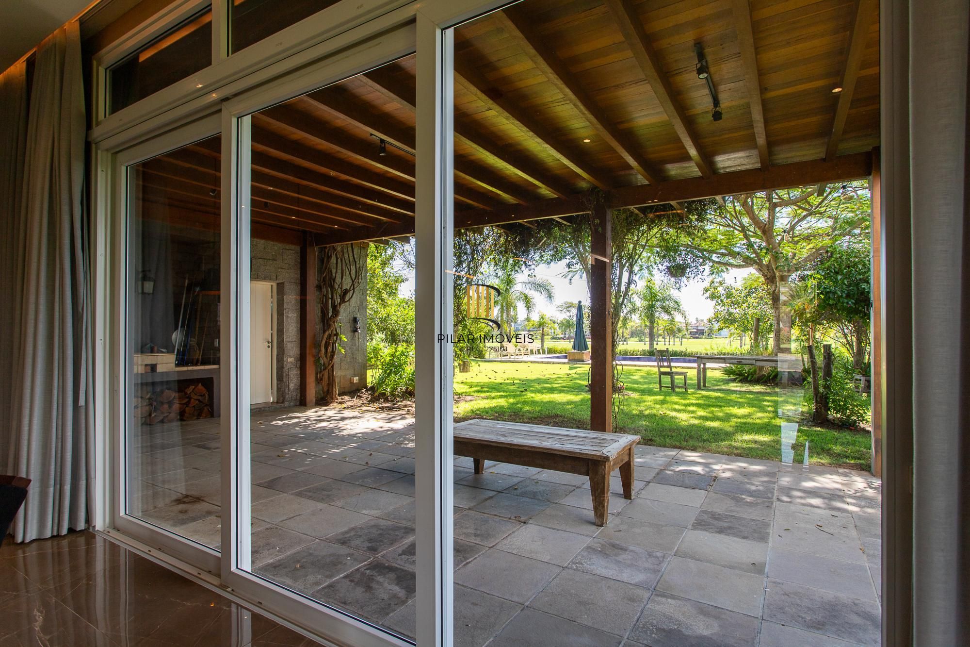 Casa de Condomínio 4 dormitórios no bairro Terraville