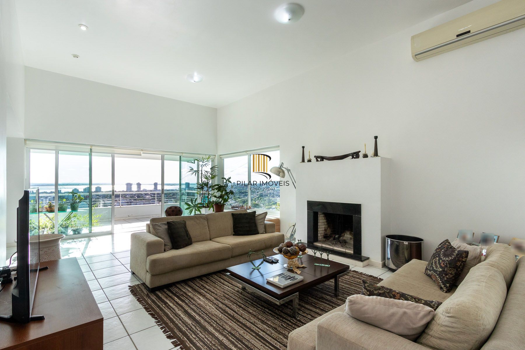 Casa para Venda - 470m², 3 dormitórios, sendo 1 suites, 6 vagas - Nonoai