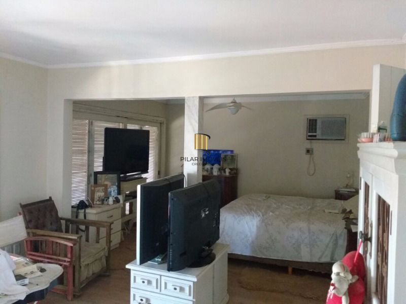 Casa para Venda - 350m², 3 dormitórios, 4 vagas - Vila Assunção