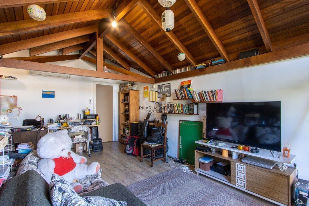 Casa 3 dormitórios no bairro Guarujá