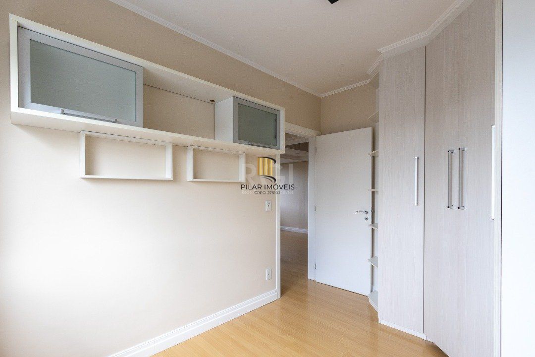 Apartamento no último andar com vista panorâmica, 2 dormitórios e até 4 vagas de garagem - Bairro Teresópolis, Zona Sul de Porto Alegre