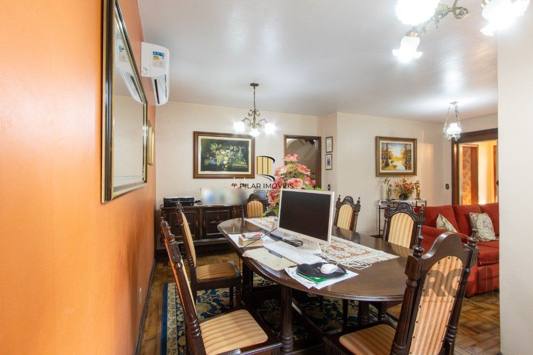 Casa 4 dormitórios no bairro Cristal
