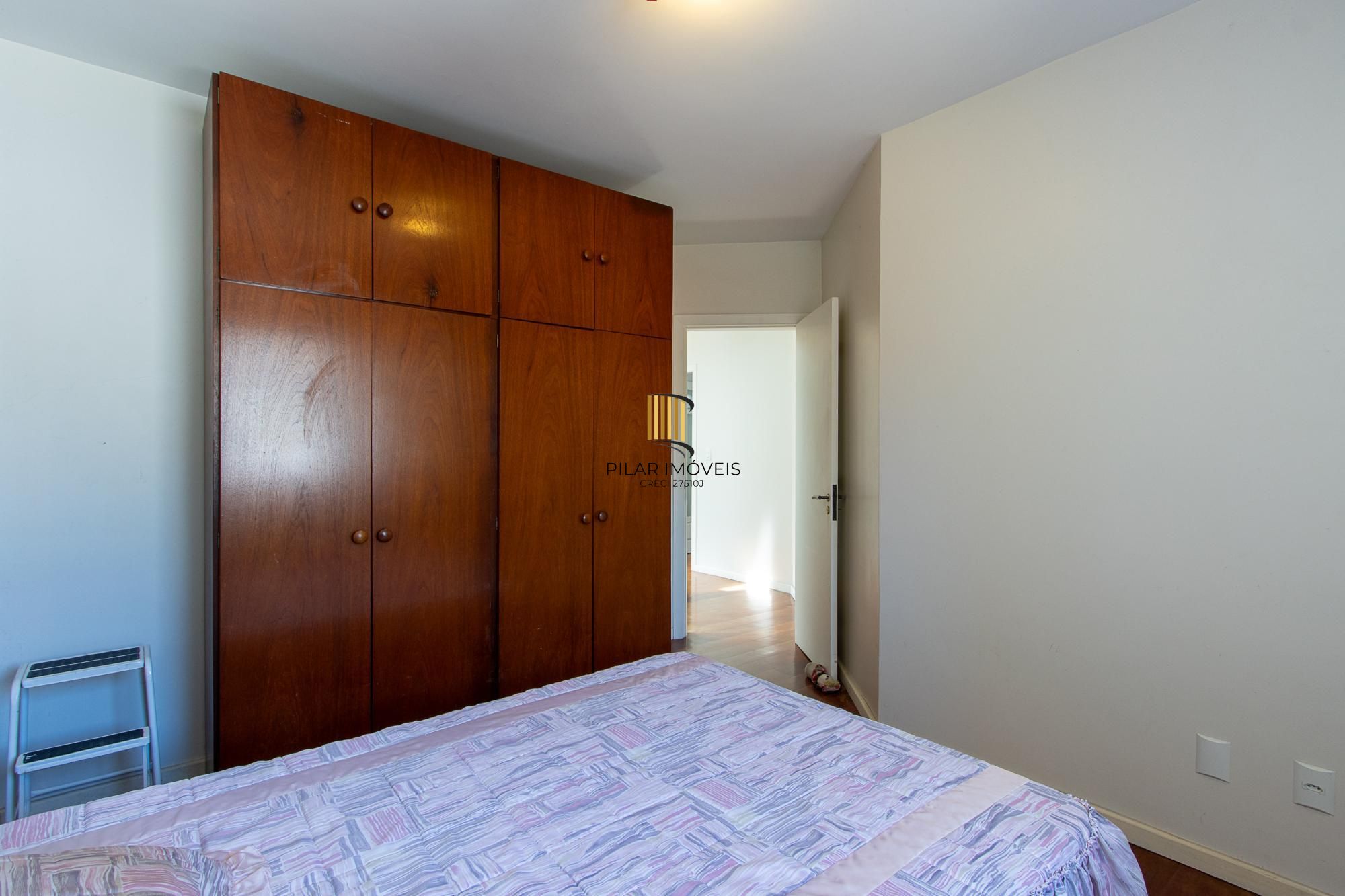 Casa 4 dormitórios no bairro Cristal