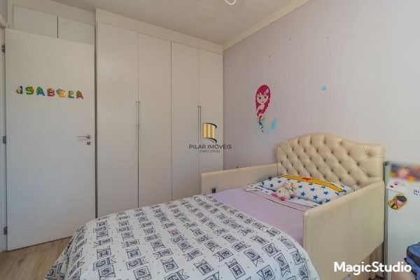 Vende apartamento no Bairro Passo da Areia - Porto Alegre