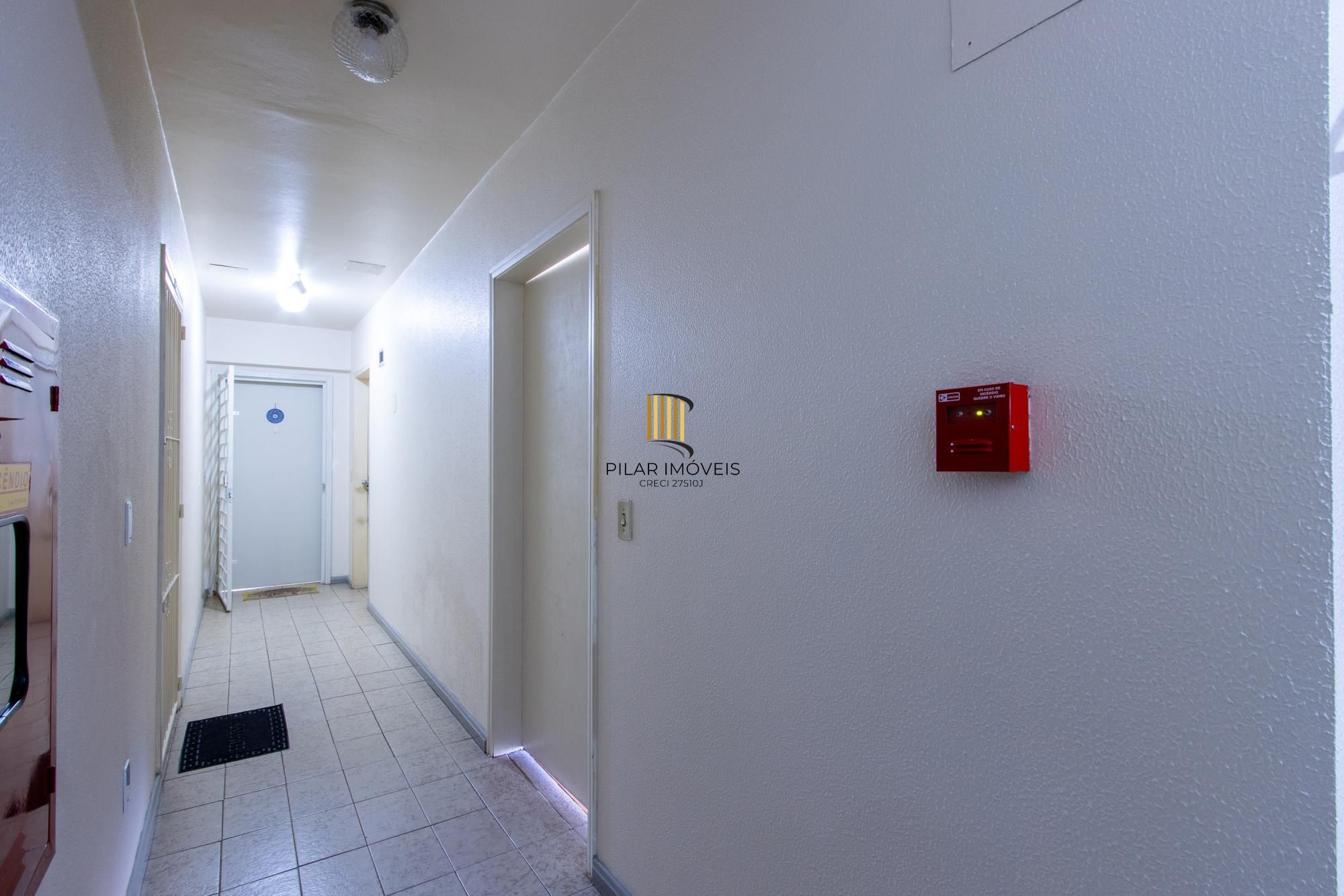 Apartamento 1 quarto, com sacada, andar alto com vista livre - Centro Histórico