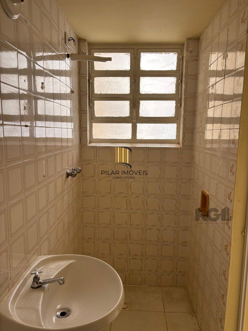 apartamento JK em otimo estado de conservação , prédio com elevador .