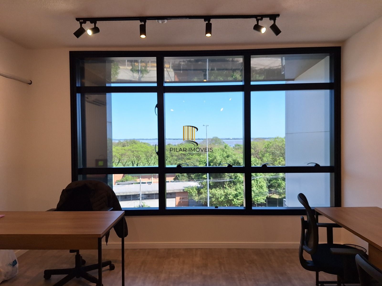 Sala Comercial mobiliada no Menino Deus - Pilar Imóveis