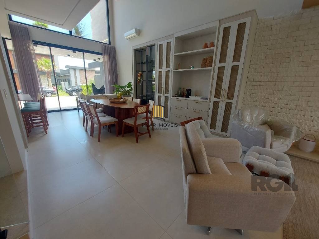 Casa de Condomínio 4 dormitórios no bairro Centro