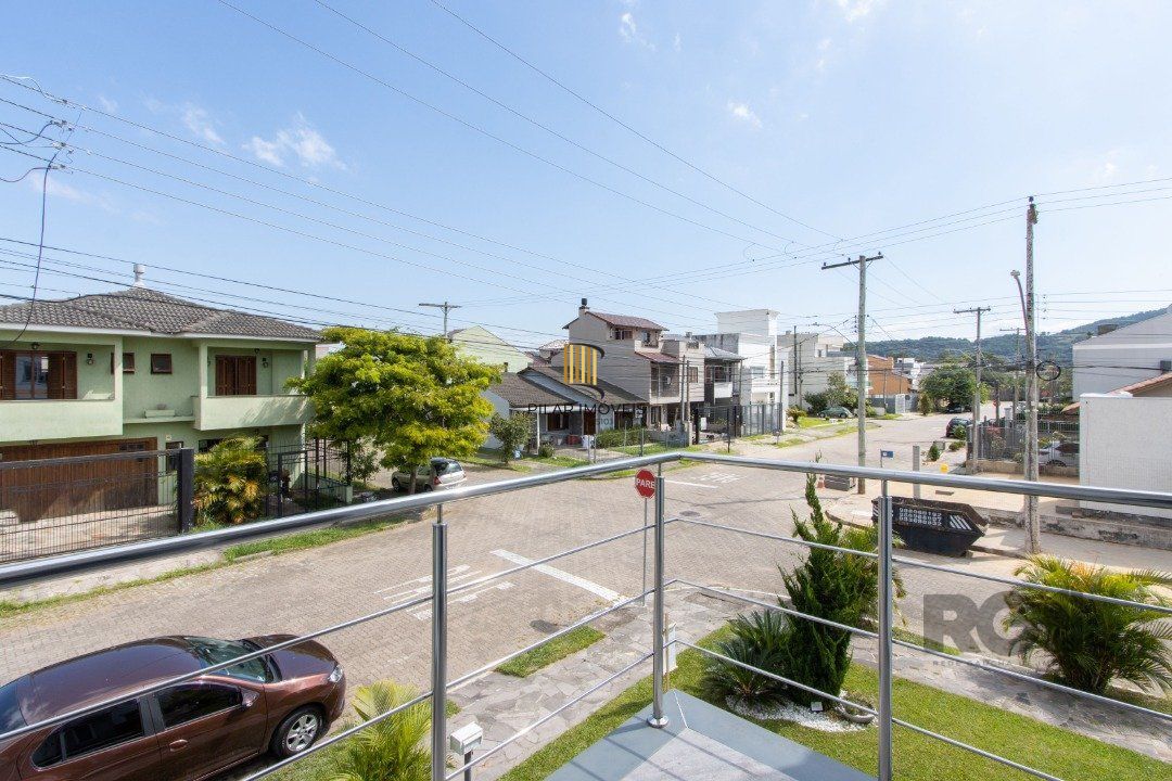 Casa 2 dormitórios no bairro Hípica