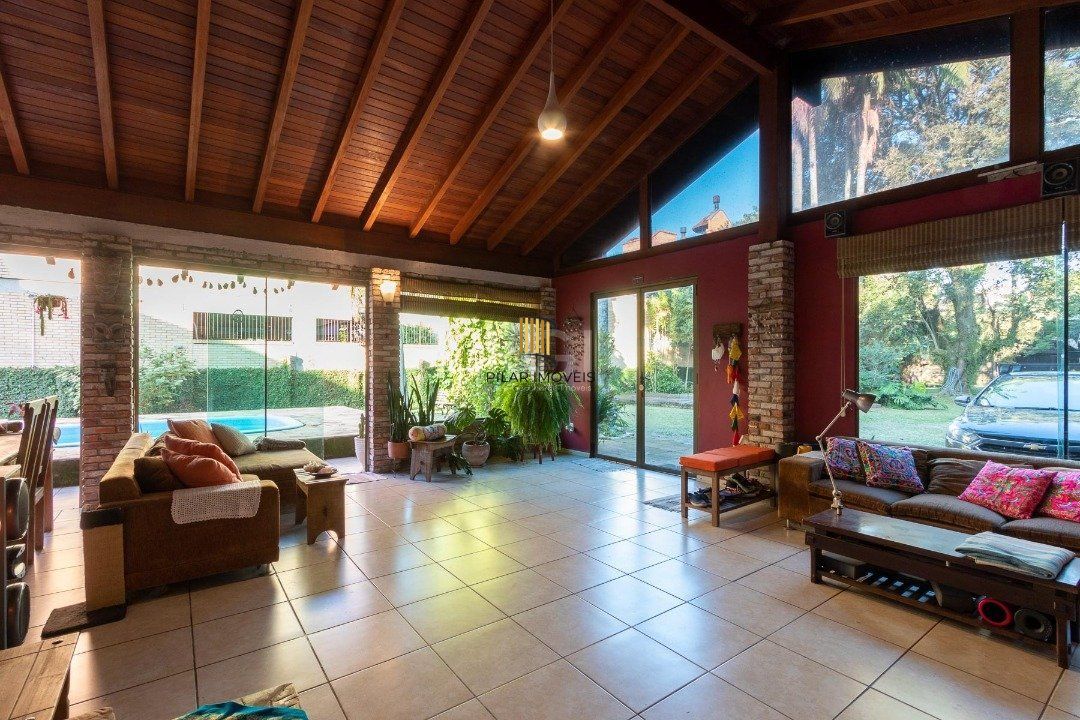 Casa para Venda - 292.21m², 4 dormitórios, sendo 2 suites, 3 vagas - Tristeza