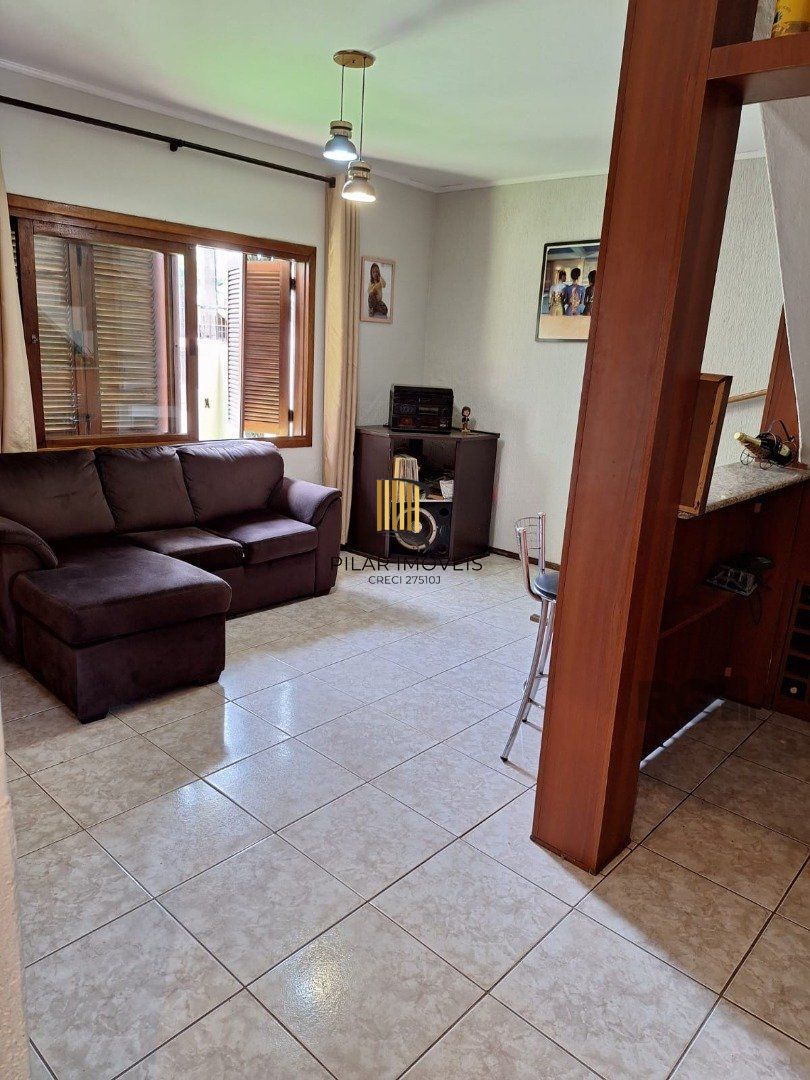 Casa 3 dormitórios no bairro Jardim Algarve