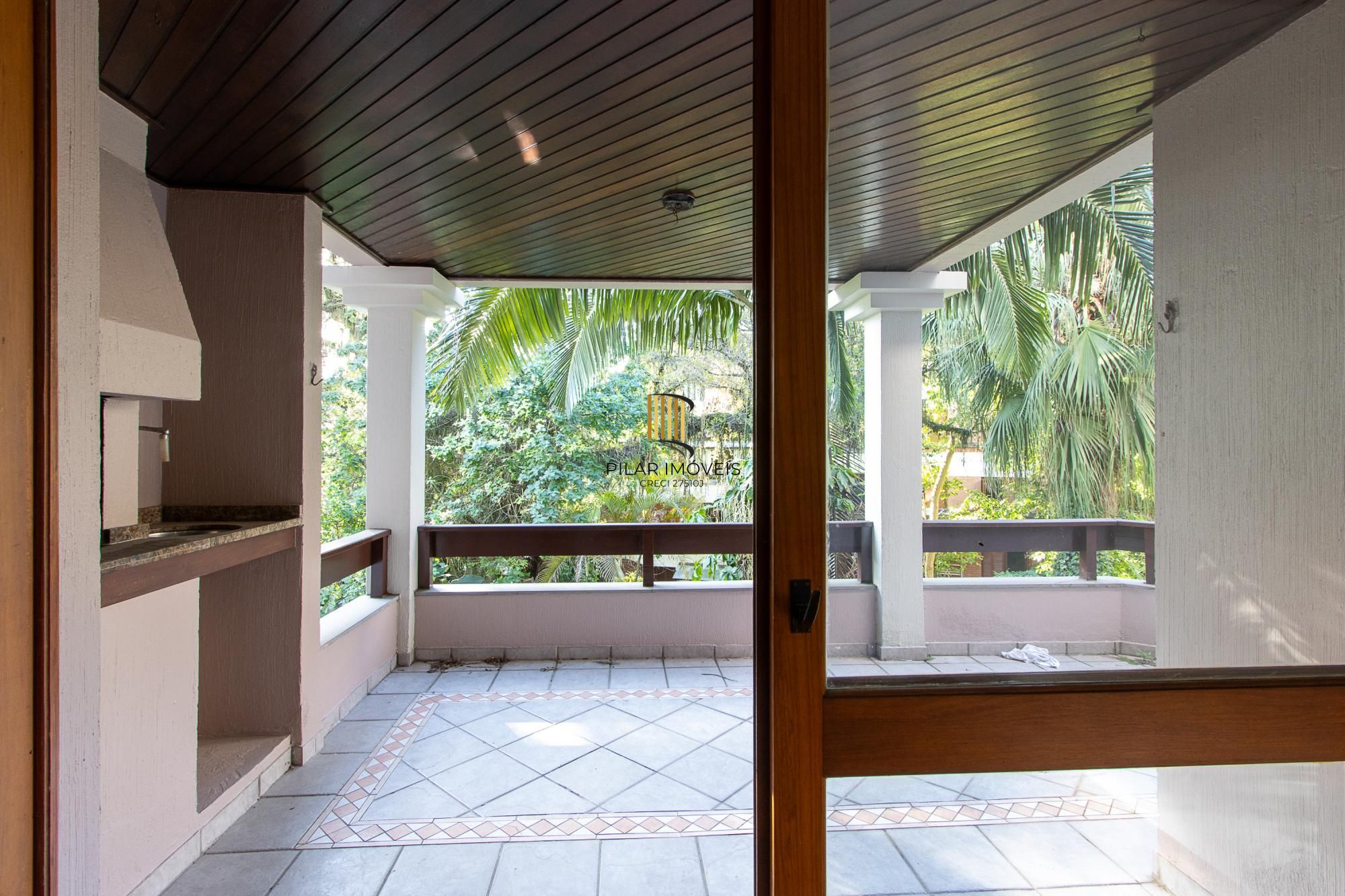 Apartamento bairro Cavalhada com 03 dormitórios, gabinete e 2 vagas 134,35m2 privativos!