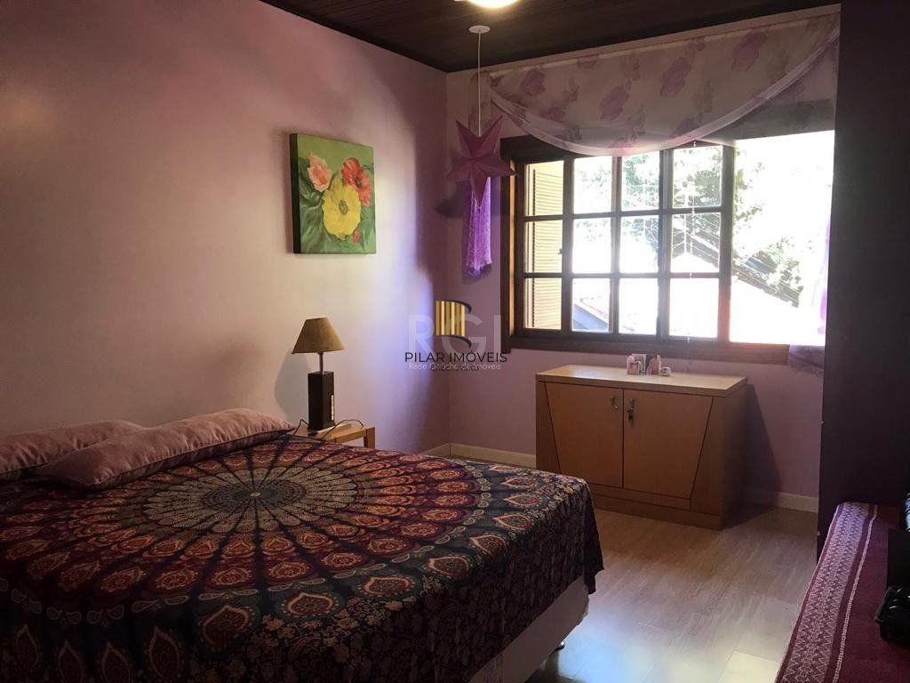 Casa Condominio para Venda - 216m², 3 dormitórios, sendo 1 suites, 2 vagas - Tristeza