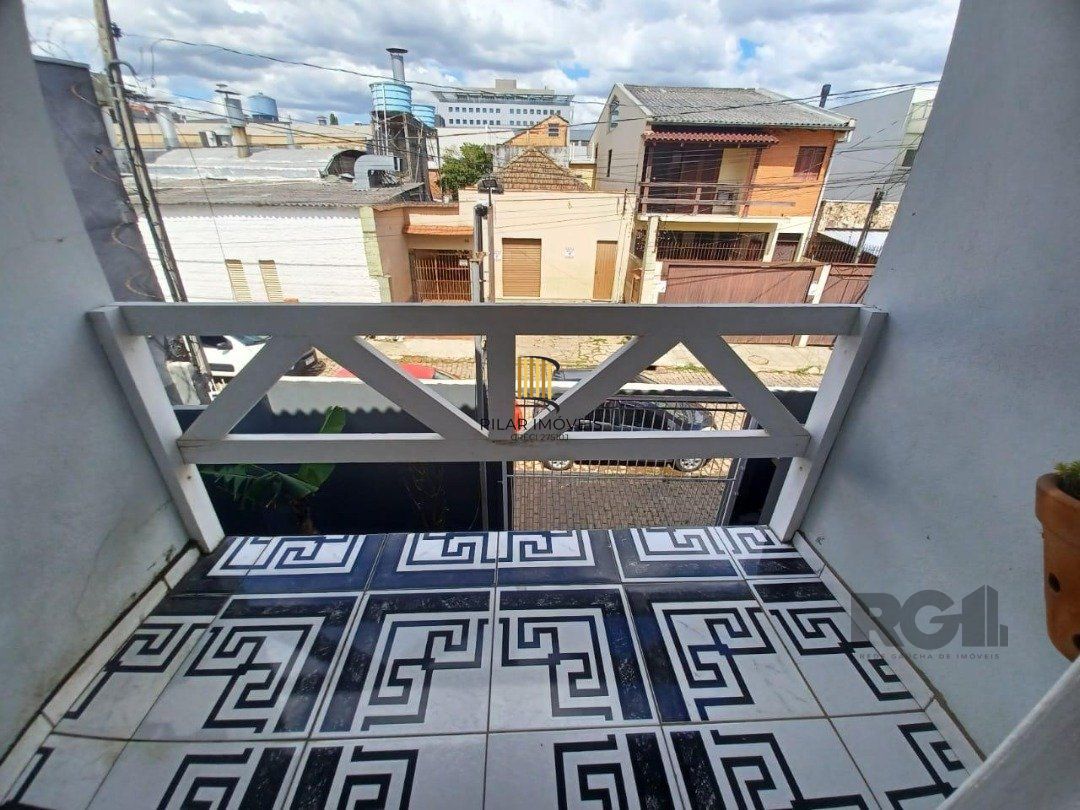 Casa 4 dormitórios no bairro Navegantes