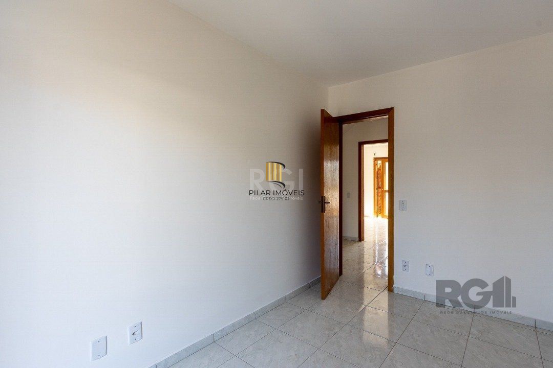 Casa 3 dormitórios no bairro Guarujá