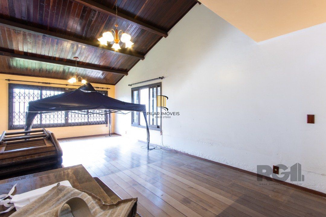 Casa para Venda - 72.6m², 4 dormitórios, sendo 1 suites, 6 vagas - Camaquã