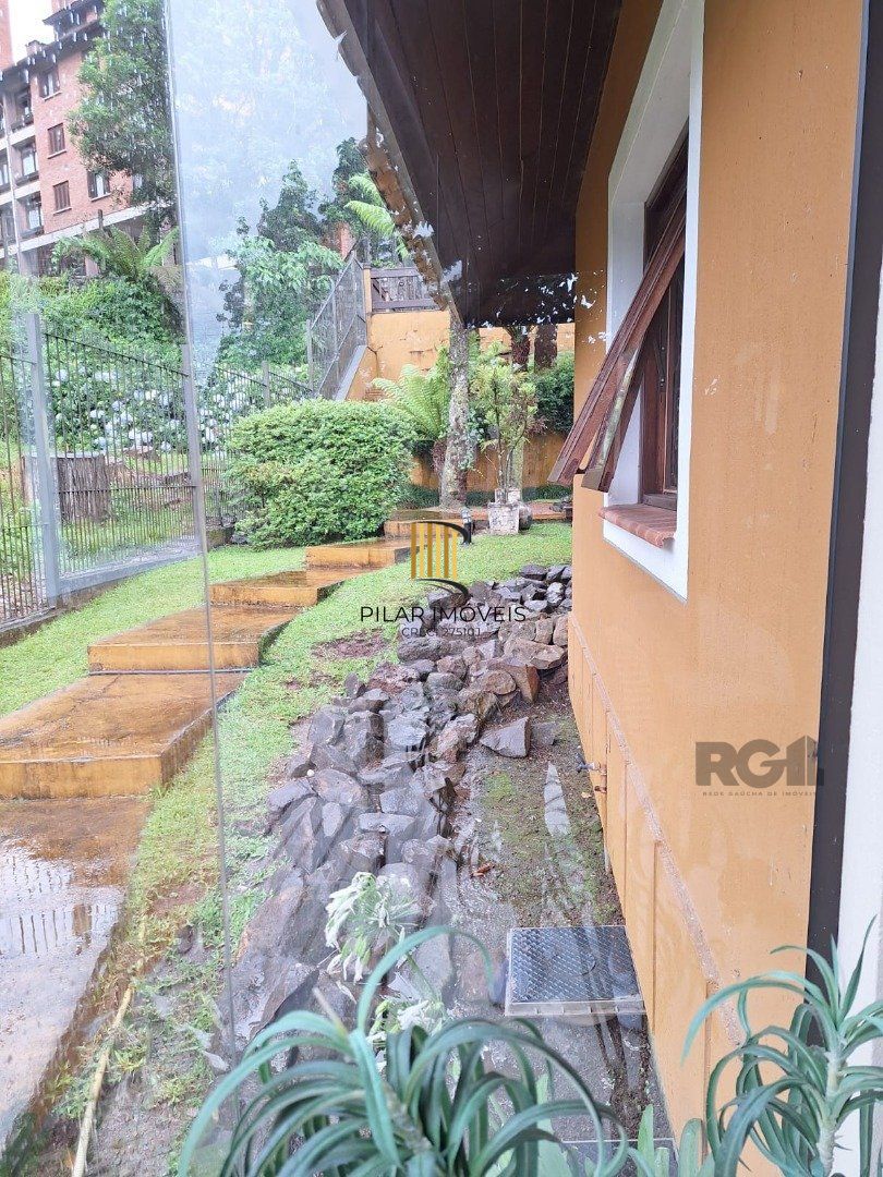 Casa condomínio | 4 quartos | 1 suíte | 2 vagas | Gramado - RS