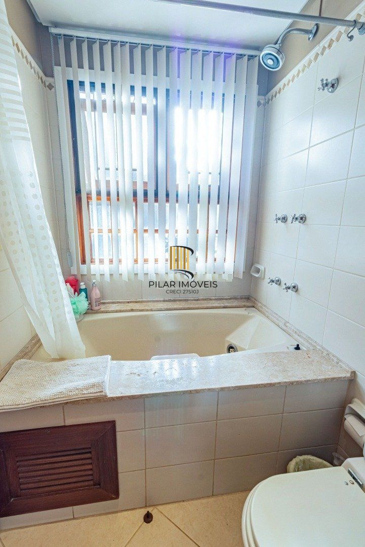 Casa de Condomínio 4 dormitórios no bairro Tristeza