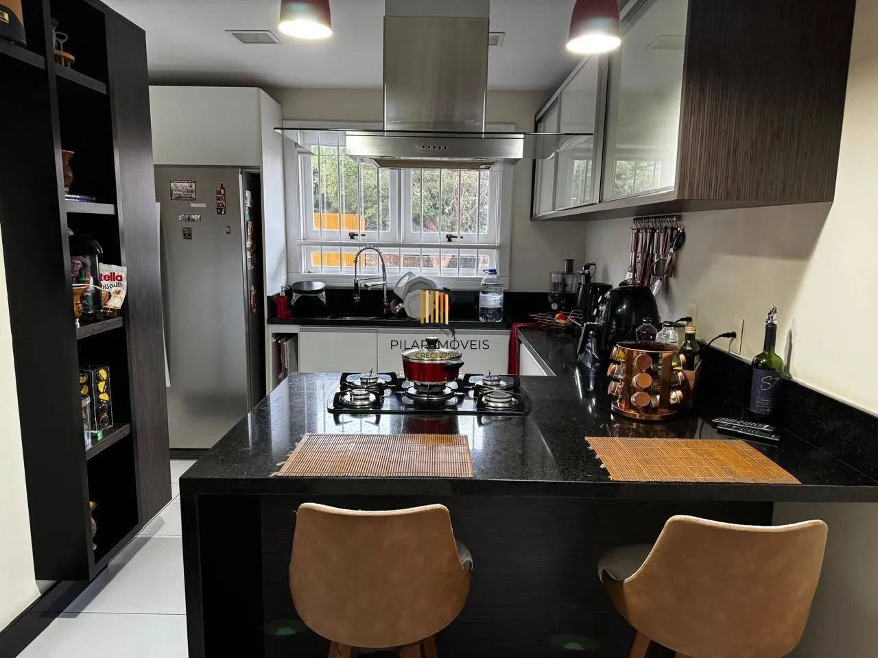Casa 5 dormitórios no bairro Chácara das Pedras