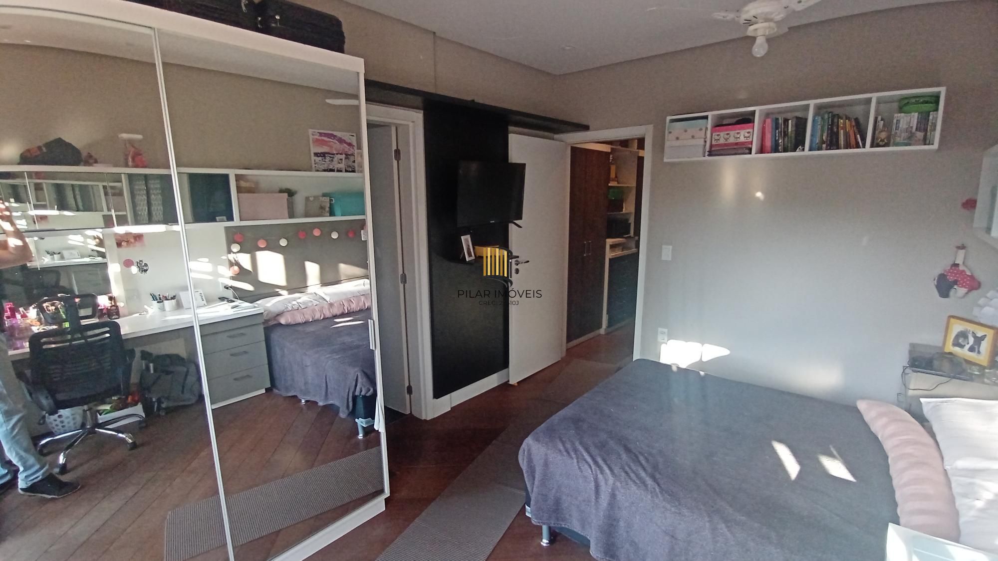 Casa de Condomínio com 3 Suítes, no bairro Tristeza