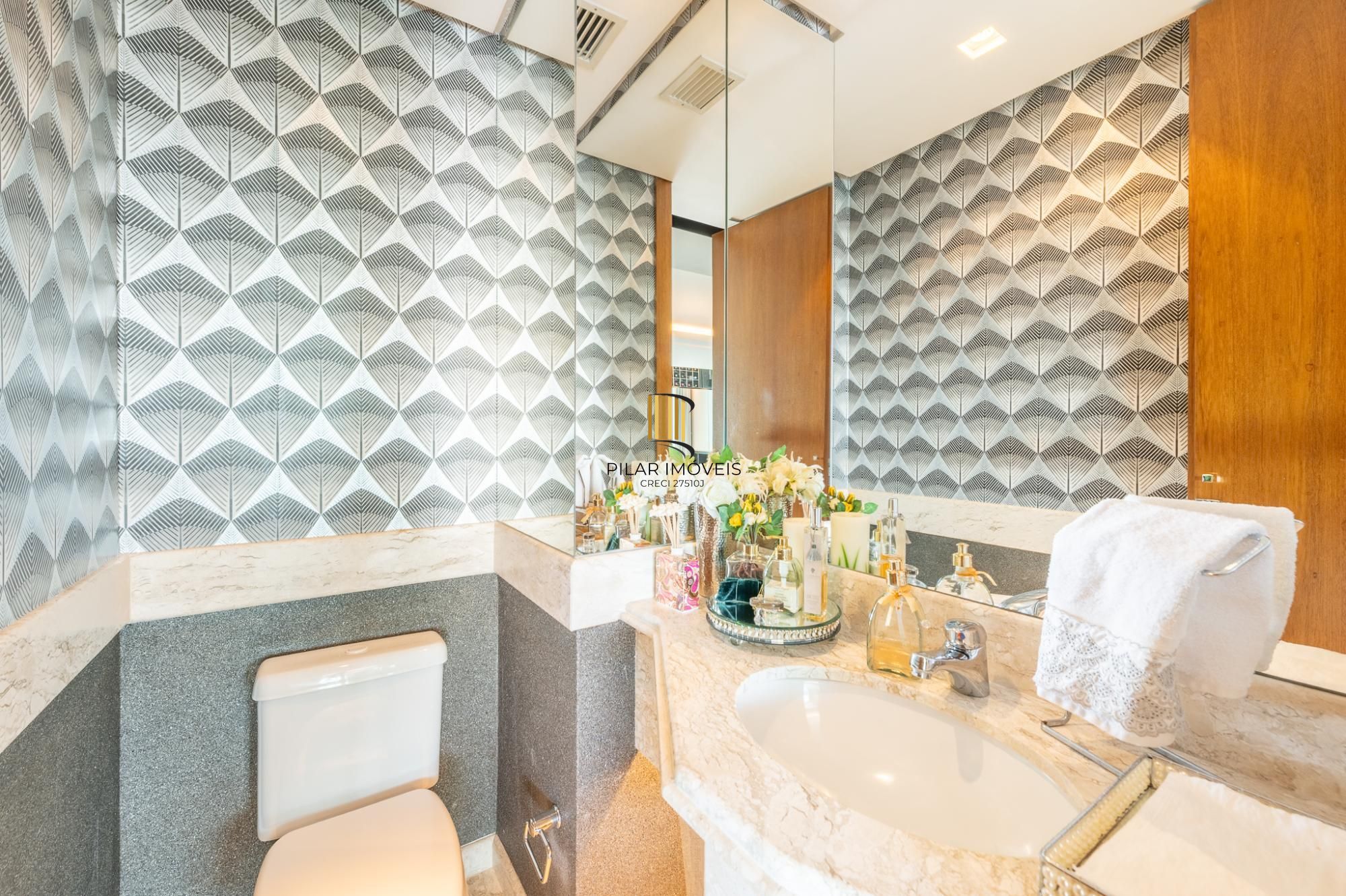 Apartamento com 204m², 3 dorm, 5 vagas no Petrópolis