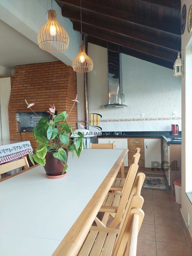 Casa de Condomínio 3 dormitórios no bairro Nonoai