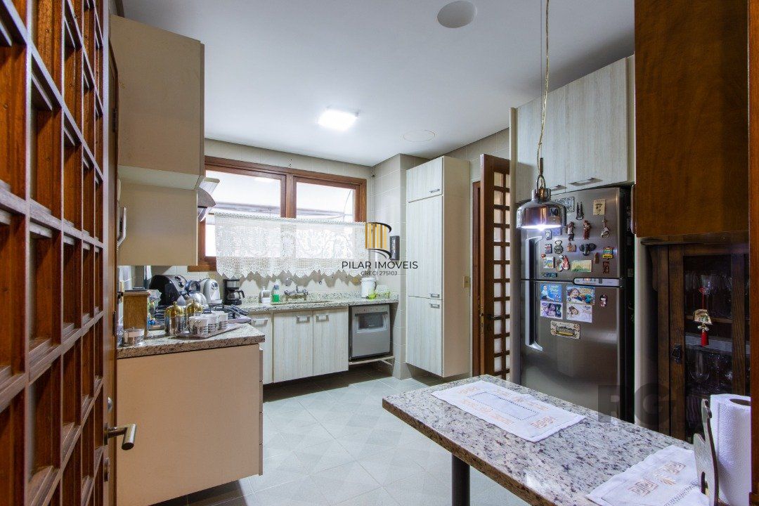 Apartamento 4 dormitórios no bairro Petrópolis