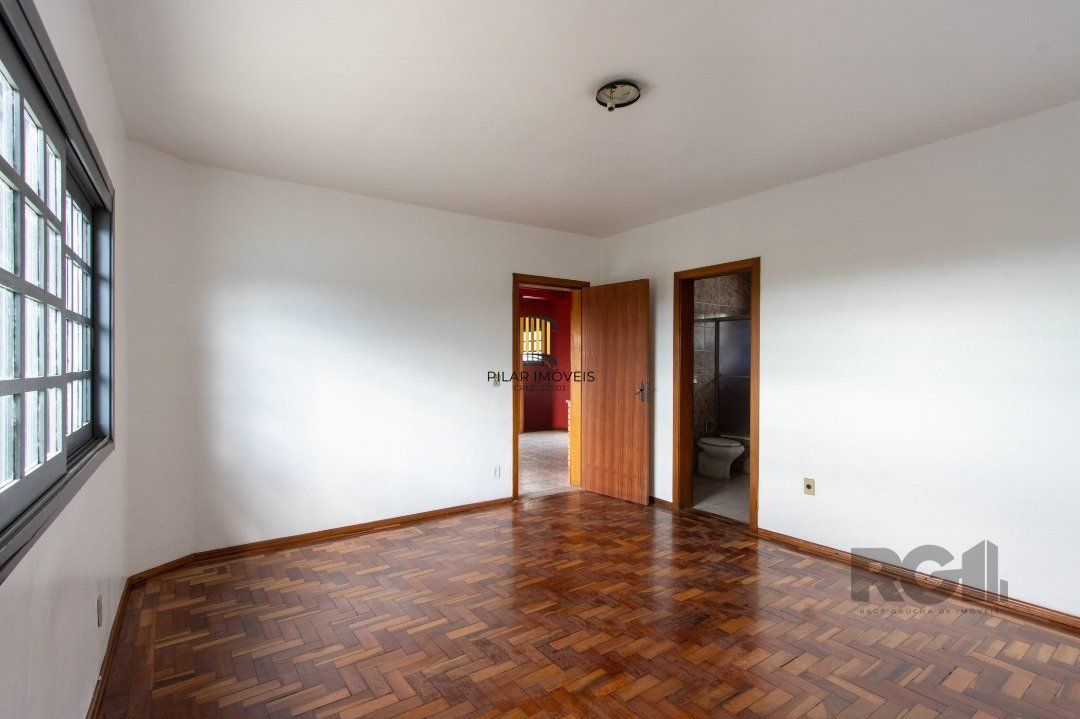 Casa 4 dormitórios no bairro Nonoai